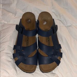 Navy blue Birkenstock’s